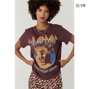 Daydreamer M Tiger  Def Leppard Graphic Tee - Maroon